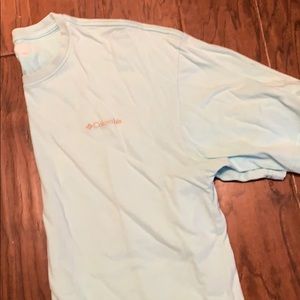 Columbia men’s large T-shirt light blue